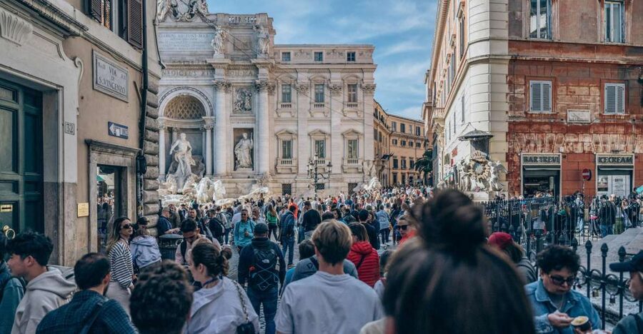 10 Wonders of Rome in 3 hours - Piazza di Pietra and Hadrian’s Temple Vibes (Stone, Scale, and Details)