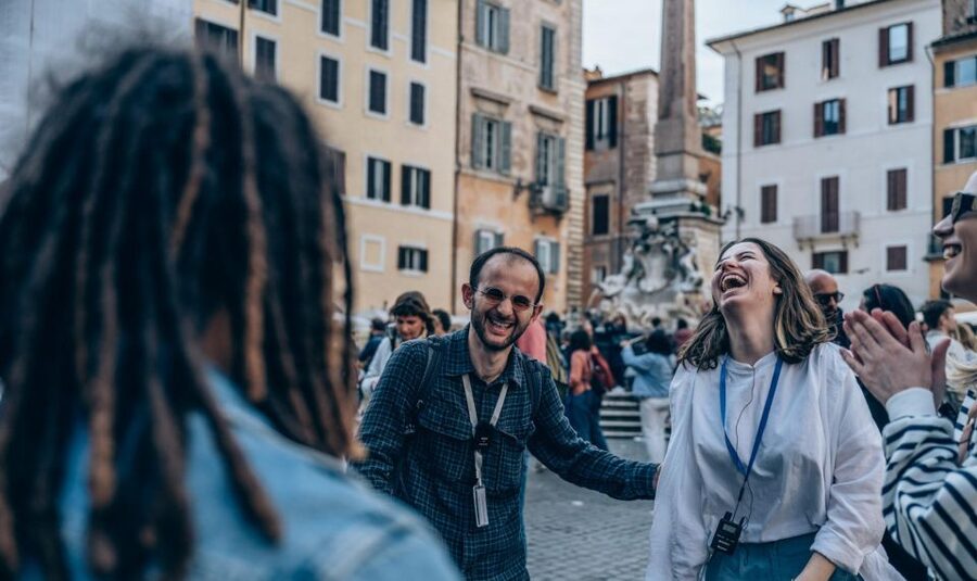 10 Wonders of Rome in 3 hours - Where the Tour Starts, and How to Spot Your Guide