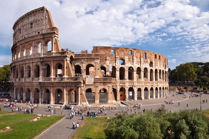 Ancient Rome Guided Tour: Colosseum, Forum and Palatine - Roman Forum highlights: Via Sacra, temples, Basilica Julia