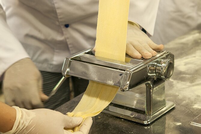 Authentic Roman Pasta & Tiramisu Experience with Italian Wine - Wine, Snacks, and the Real Mood of the Evening