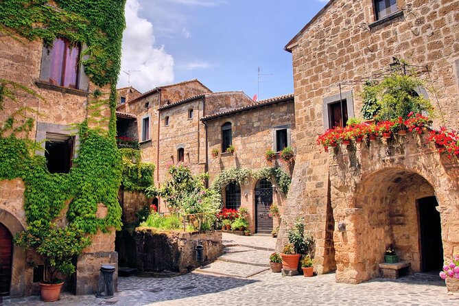 Bagnoregio & Orvieto Day Trip from Rome with Wine Tasting & Lunch - Wine tasting and lunch expectations, the real-world version
