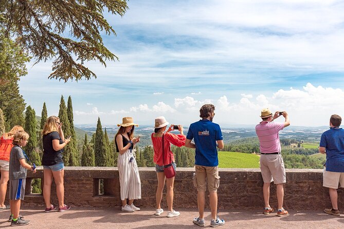Bagnoregio & Orvieto Day Trip from Rome with Wine Tasting & Lunch - Tuscany lunch and a real wine moment in a farmhouse setting