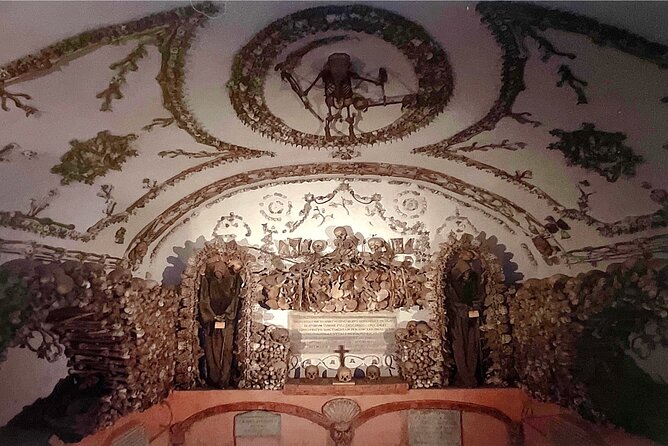Capuchin Crypts and Dark Centre Tour - Trevi Fountain’s Haunted Love Story