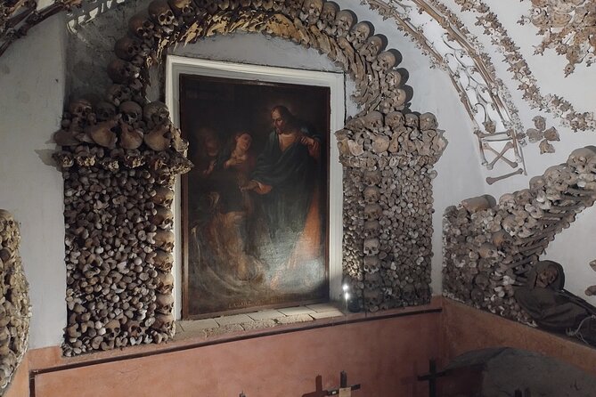 Capuchin Crypts Tour – Fast-Track, Guided or Audio - Blue Badge Guide Moments: When Slobodan’s Style Fits the Topic