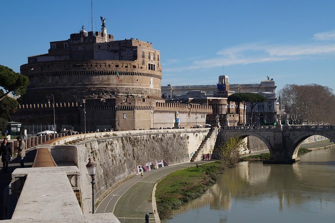 Castel Sant Angelo Tour With Skip the line Access - Inside Castel Sant’Angelo: Rooms, Artifacts, and a Story That Links the Vatican