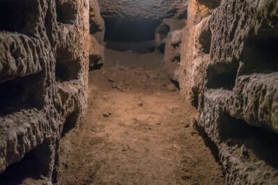 Catacombs Tour with Transfer – Optional Capuchin Crypt or Trevi