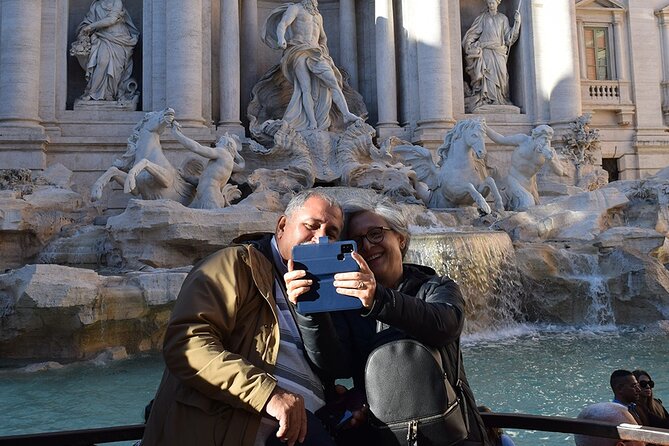 Civitavecchia to Rome City: Private Tour of Rome Highlights - Aventine Hill Keyhole View: A Classic Alignment Moment