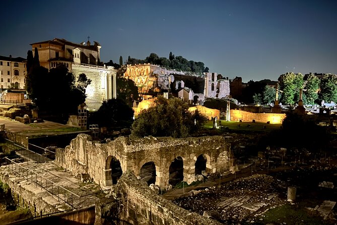 Colosseum and Roman Forum Sightseeing Area Night Walking Tour - Trajan’s Market and the Arch of Constantine: Empire by Commerce and Power