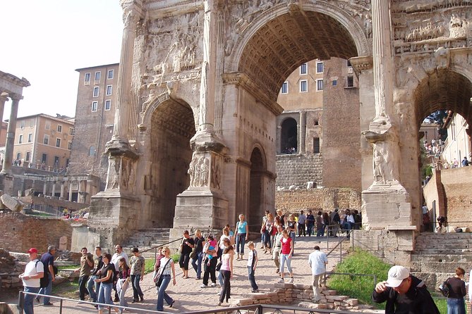 Colosseum Arena tour with Roman Forum and Cesar's Palace - Avoiding common Rome headaches: security lines and heat