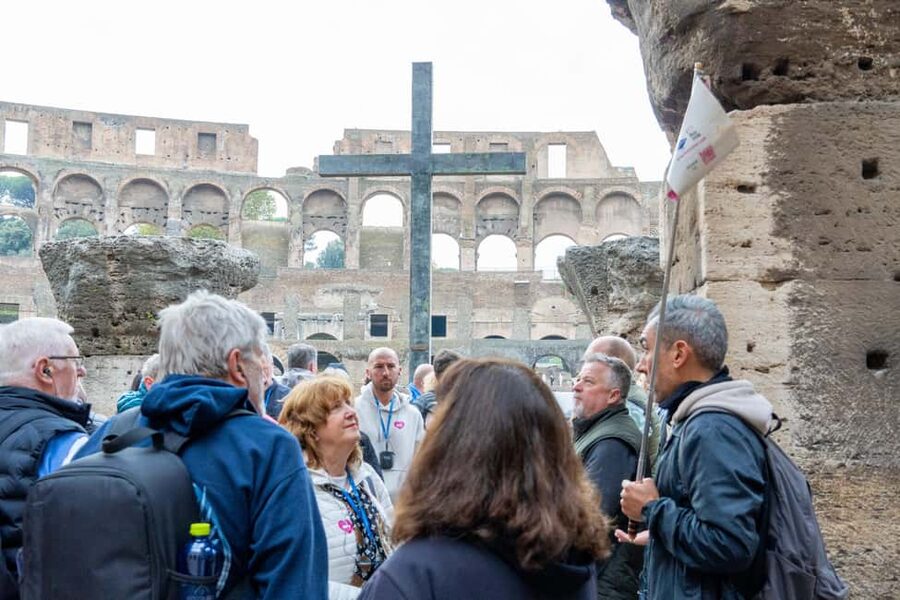 Colosseum Guided Tour: Hotel Transport included - Why this Colosseum-Forum-Palatine route makes sense in 3 hours