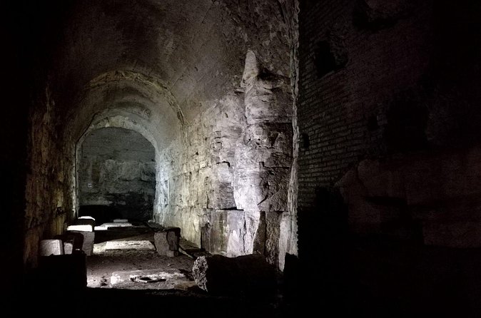 Colosseum Night Tour - First level viewpoints: where photos and narration meet