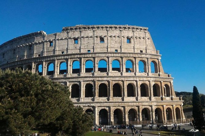 Colosseum restricted areas and Undergrounds Group Tour - Entering the Colosseum restricted areas, arena stage, and dungeons