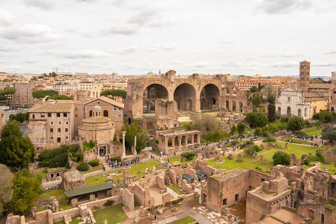 Colosseum, Roman Forum & Palatine Hill with Audioguide - Walking Via Sacra to link the story between monuments