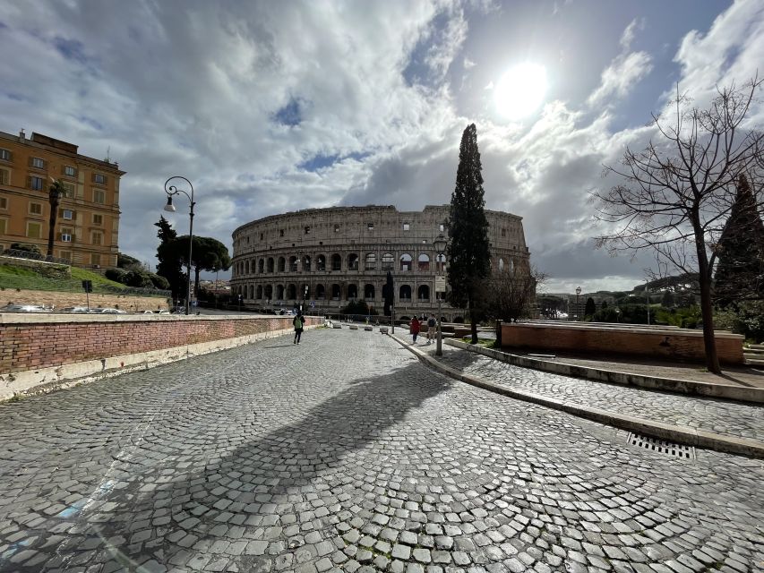 Colosseum: Semi Private Tour with VIP Arena Access - Entering the Colosseum with a tight, 1.5-hour game plan