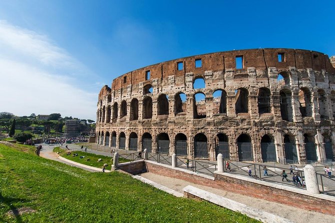 Colosseum Small Group Experience Official Guided Tour - Stop 1: Colosseum entry and why the reservation matters