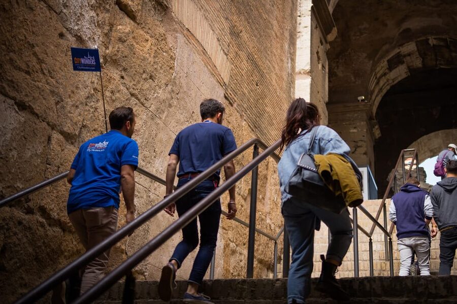 Colosseum with Arena Floor, Palatine Hill & Forum Tour - Roman Forum: from monuments to politics in 30 minutes