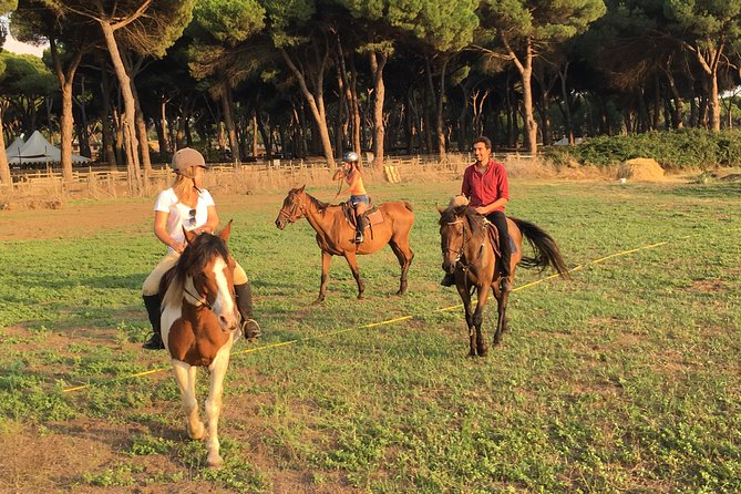 Daily out of Rome : Horseback ride with meals & wine included - Lunch and wine: refueling, then enjoying the taste of the region