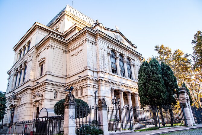 Discover the Jewish Ghetto of Rome on a Small Group Walking Tour - Tempio Maggiore di Roma: The Oldest Ghetto Anchor
