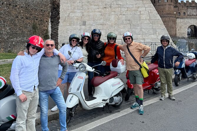 English: Vespa Tour Rome- Experience like a Roman - Giardino degli Aranci: 15 minutes with a proper Rome view