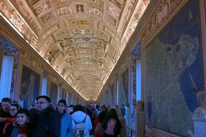 Enjoy Vatican Museums , Sistine Chapel : guided tour - The Sistine Chapel: why 15 minutes can feel like both enough and not enough