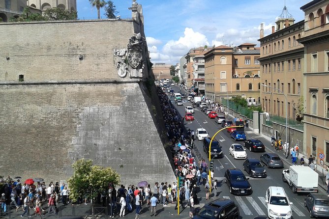 Enjoy Vatican Museums , Sistine Chapel : guided tour - Dress code and rules that can stop you before you start