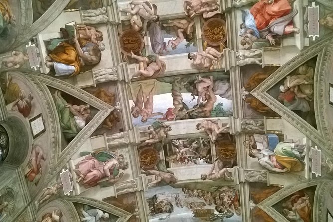 Enjoy Vatican Museums , Sistine Chapel : guided tour - Vatican Museums highlights: where the guide helps you not get lost