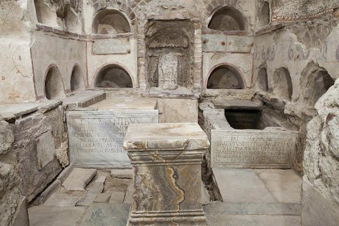 Excavation Tour to the Tomb of St. Peter's & St. Peter's Basilica - Group size, timing, and guide style (what you’ll feel in the tour)