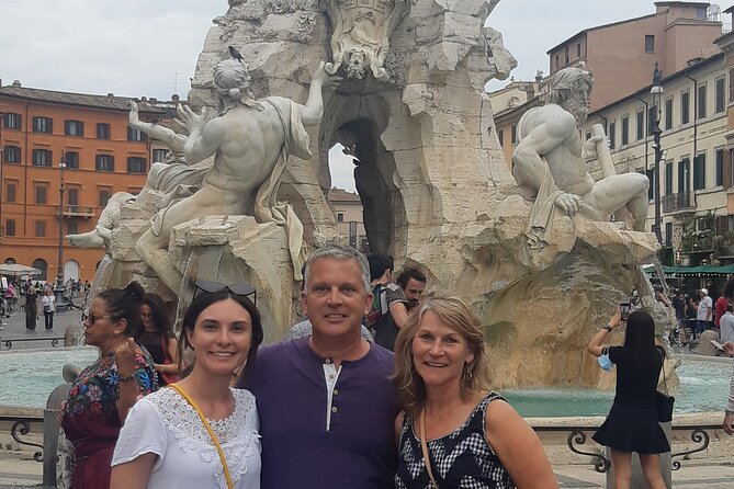 Explore the Best Highlights of Rome by Golf Car - Private Tour - Piazza Venezia, Trevi Fountain, and Circus Maximus: your Roman photo hit list