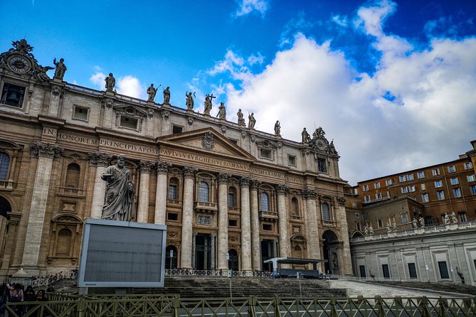 Fast Access Vatican, Sistine Chapel and Basilica Guided Tour - Getting Started at Viale Vaticano, and Why the Small Details Matter