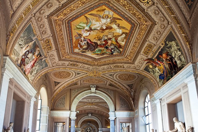 Fast track: Vatican Museums, Sistine Chapel Guided and St. Peter's Basilica Tour - Via Germanico meeting point, plus your first reality check
