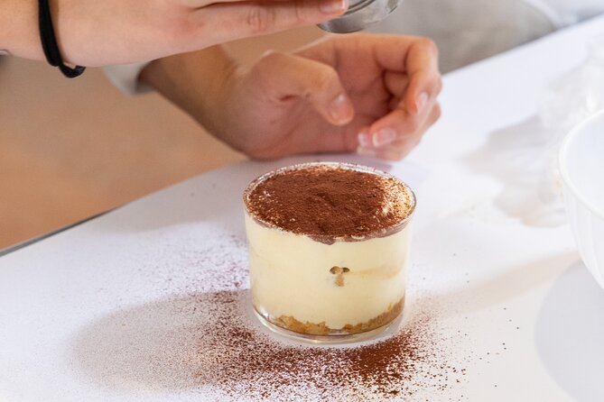 Fettuccine and Tiramisu Masterclass in the Heart of Rome - Drinks and Timing: Wine, Limoncello, and How Not to Rush It