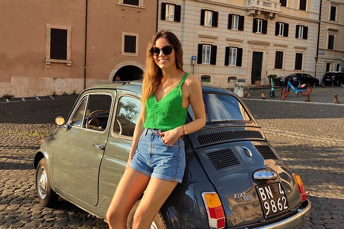 Fiat 500 in Rome - experience with a Roman - Colosseum stop: quick photos, then a safety briefing