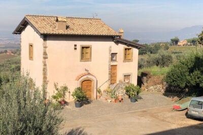 Frascati Day Tour: Road from Rome with Wine Tasting & Lunch