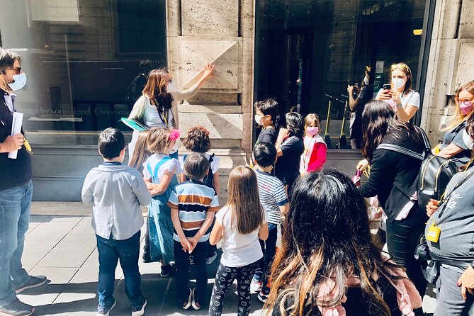 Games & Treasures Hunts Tour in Rome - Trevi Fountain secrets: a fast start that grabs attention
