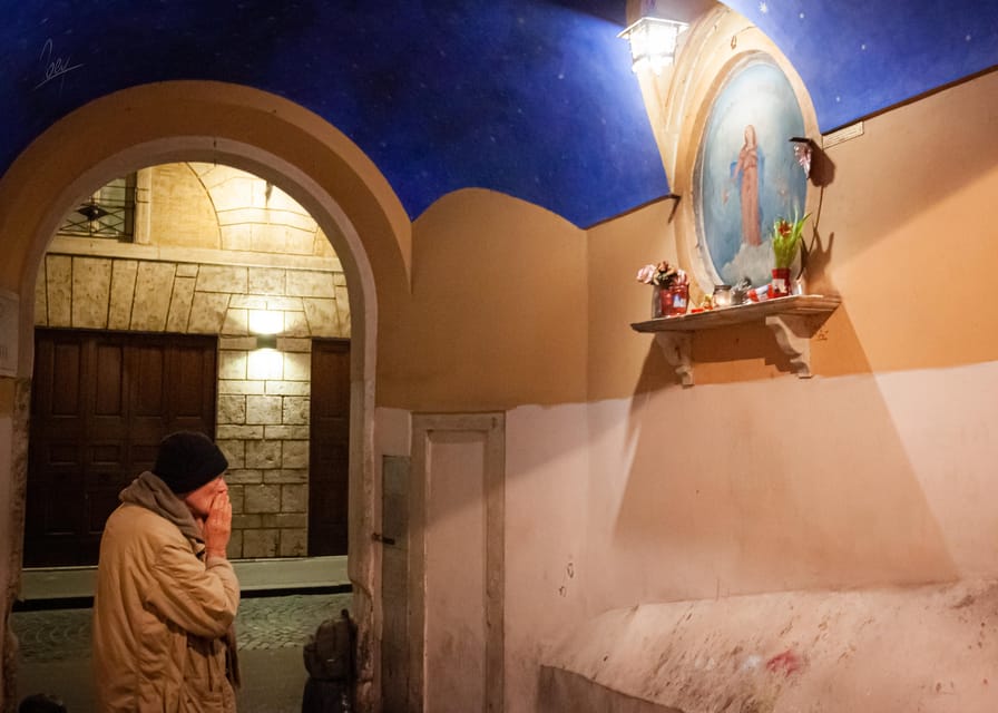 Ghosts, Legends & Mysteries of Rome Tip-Based Walking Tour - Fountain of the Mask and Farnese Palace: where the night turns architectural