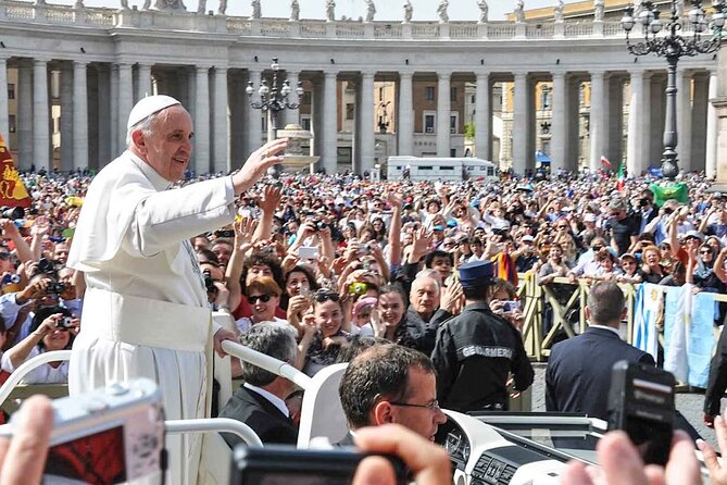 Guided Papal Audience Tour with privileged access - St. Peter’s Square Papal Audience: How to Think About the View