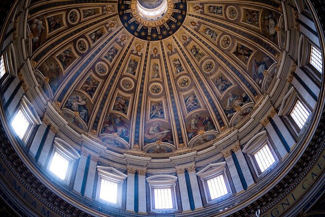 Guided Tour of St. Peter’s Basilica and the Vatican Grottoes - The Briefing in St. Peter’s Square