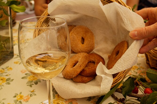 Guided Wine Tasting Experience in a Roman Vineyard - What I love most, and where you should be careful