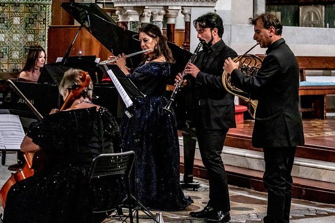 I Virtuosi dell'opera di Roma: OPERA CONCERTO - Dress code and on-the-ground comfort in a church