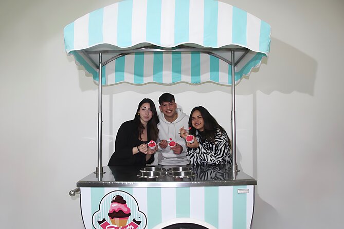 Italian Gelato, Tiramisu and Cannolis Cooking Class in Rome - The kitchen team: who helps you get it right
