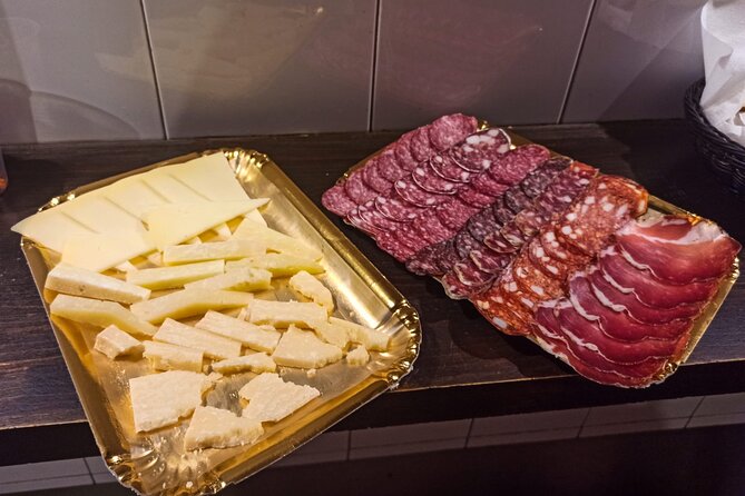 Jewish Ghetto & Piazza Navona: Food, Wine & Sightseeing Rome Tour - Wine and beer included: enjoy it, pace it, and hydrate