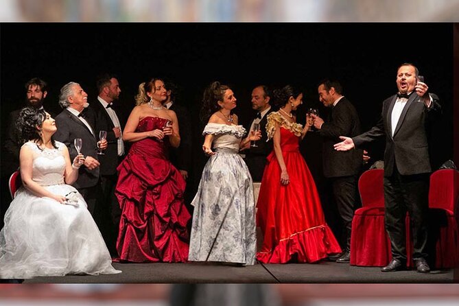 La Traviata The Original Opera by Giuseppe Verdi - What happens during the performance: orchestra, choir, and ballet