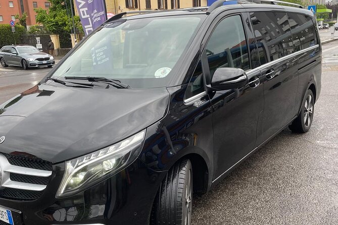 Luxury Private Transfer from/to Fiumicino Airport to Rome Center - Inside the car: AC, Wi-Fi, and luggage limits that matter