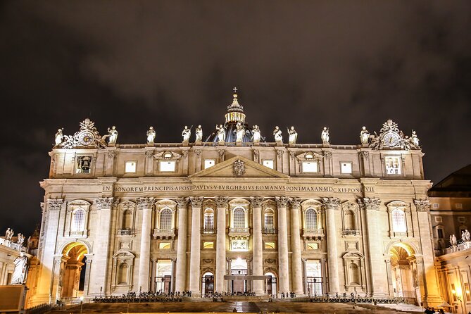 Night Tour of Rome with Local Pizza Dinner and Gelato Experience - St. Peters Basilica at Night, Closing With a Wow Factor