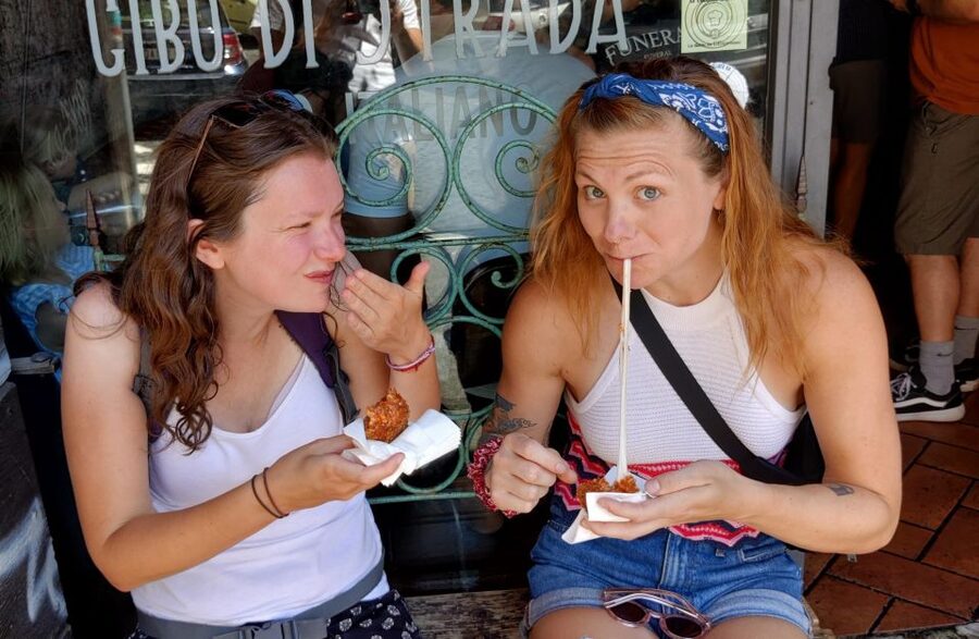 No Diet Club - Unique local Food Tour in Rome! (Trastevere) - Walking with monuments, plus a peek at churches