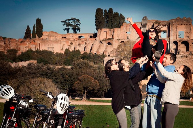 Panoramic Rome Off-the-beaten-track Tour with Cannondale Ebike - Castel Sant’Angelo and Piazza Farnese for Renaissance and recycled stone