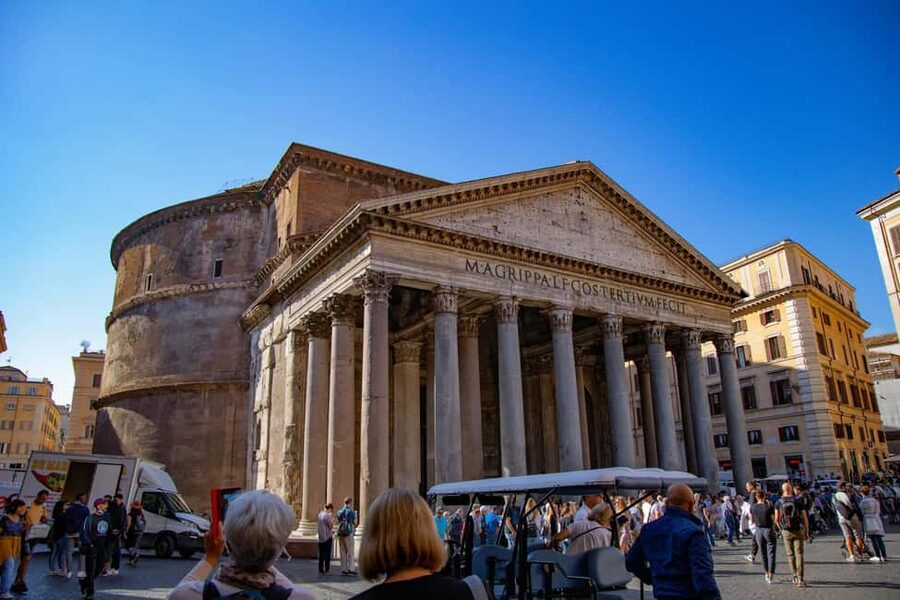 Pantheon Entry with App-Led Experience + Pre-Arranged Access - Piazza della Rotonda, 3: the practical advantage of a hosted start
