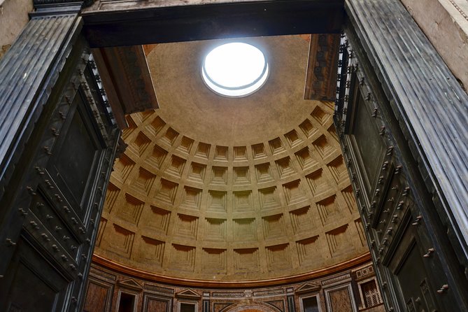 Pantheon Private Guided Tour - Rome's Iconic Ancient Temple - The guides: what makes the storytelling land