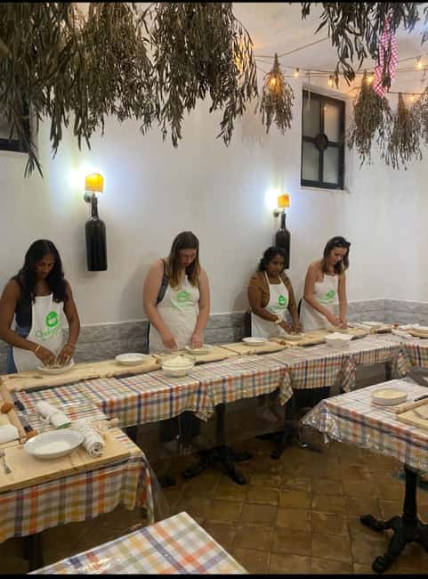 Pasta and tiramisù Cooking class with Wine at Piazza Navona - Should you book the Piazza Navona pasta and tiramisù class?