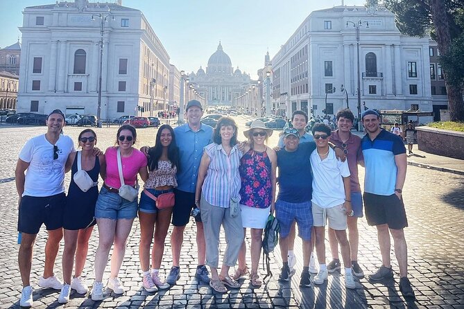 Piazza del Popolo and Historical Sights Walking Tour in Rome - Pantheon: Temple of all the gods, plus tombs you can pinpoint
